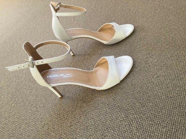 Elegante witte Guglielmo Rotta sandalen met hoge hakken, Wit, Ophalen of Verzenden, Zo goed als nieuw, Schoenen met hoge hakken