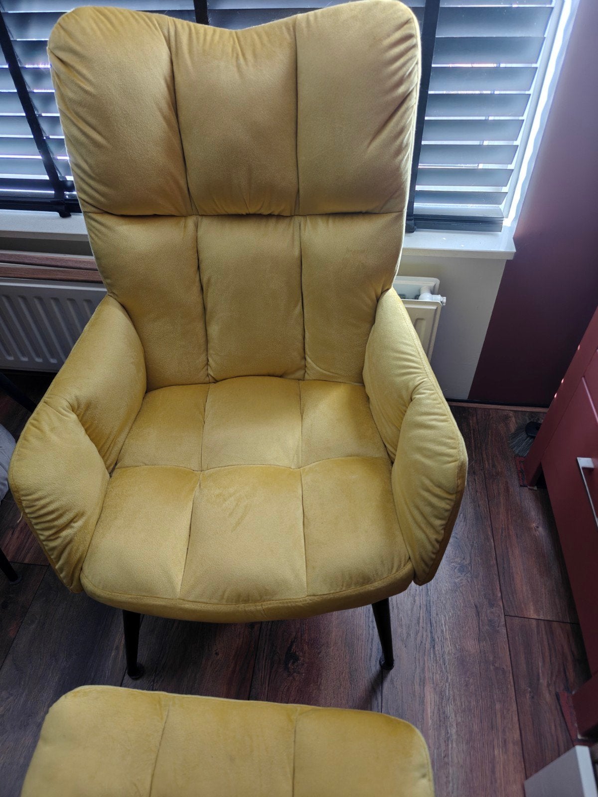 Velours geel Design stoeltje met voetenbankje., Ophalen, Minder dan 75 cm, Zo goed als nieuw, Stof