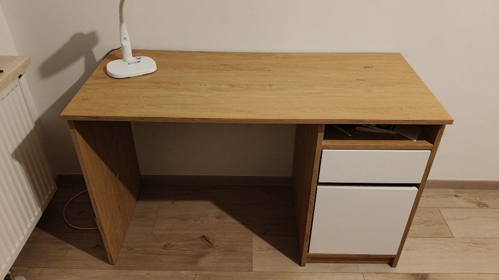 JYSK BILLUND Desk – Natural Oak / White – €55, Ophalen, 120 cm, Spaanplaat of MDF, Jysk