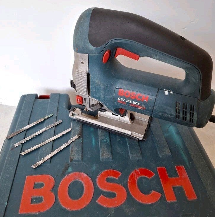 Professionele Bosch GST135BCE pendeldecoupeerzaag 720W 135mm, Ophalen, Gebruikt, 600 tot 1200 watt, Bosch Professional (Blauw)