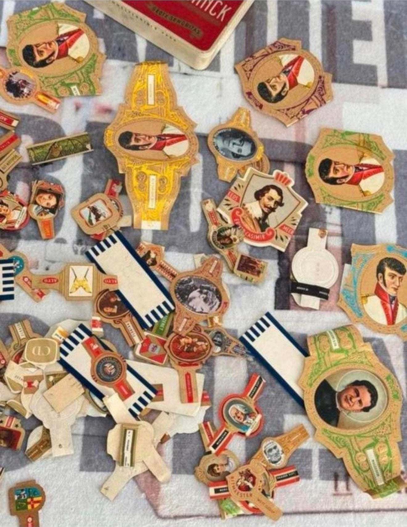Partij + 100 sigarenbandjes sigaren bandjes en blik vintage, Verzamelen, Rookartikelen, Aanstekers en Luciferdoosjes, Ophalen of Verzenden