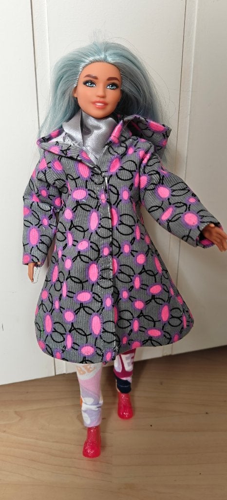 Barbiekleding/Barbiekleertjes: Mantels voor Curvy en Barbie, Verzenden, Nieuw, Barbie
