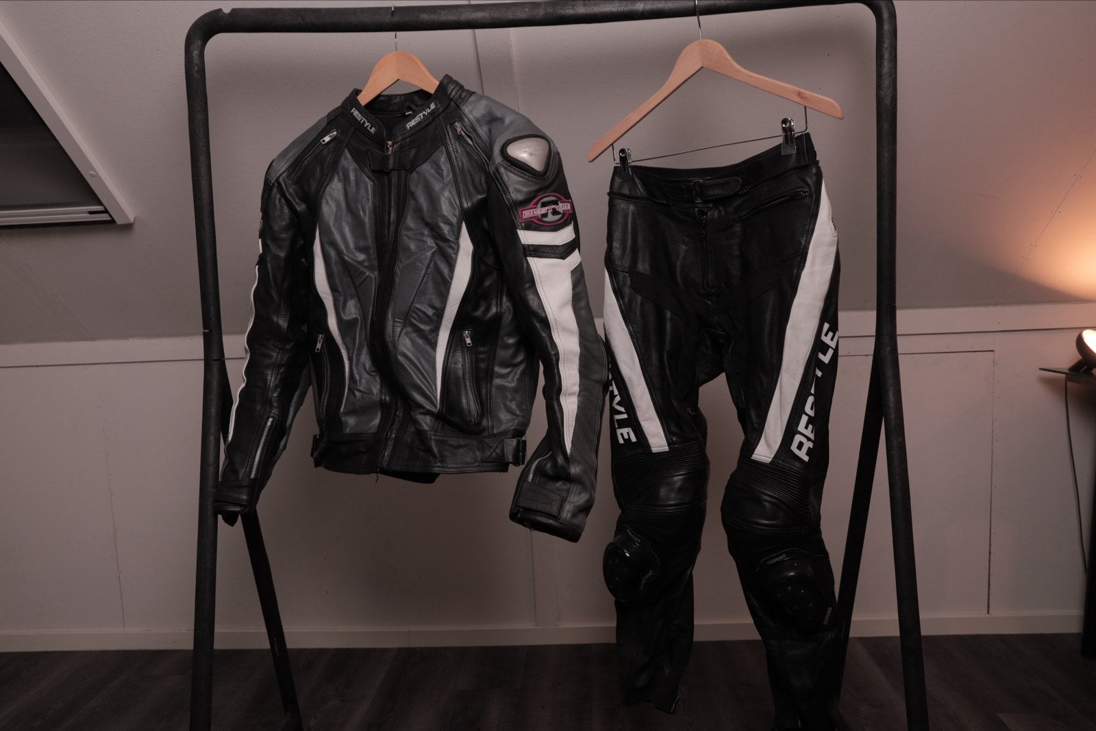 Restyle Wear Leren Motorpak M zwart Titanium - Airforce II, Motoren, Kleding | Motorkleding, Ophalen, Tweedehands, Heren, Combipak