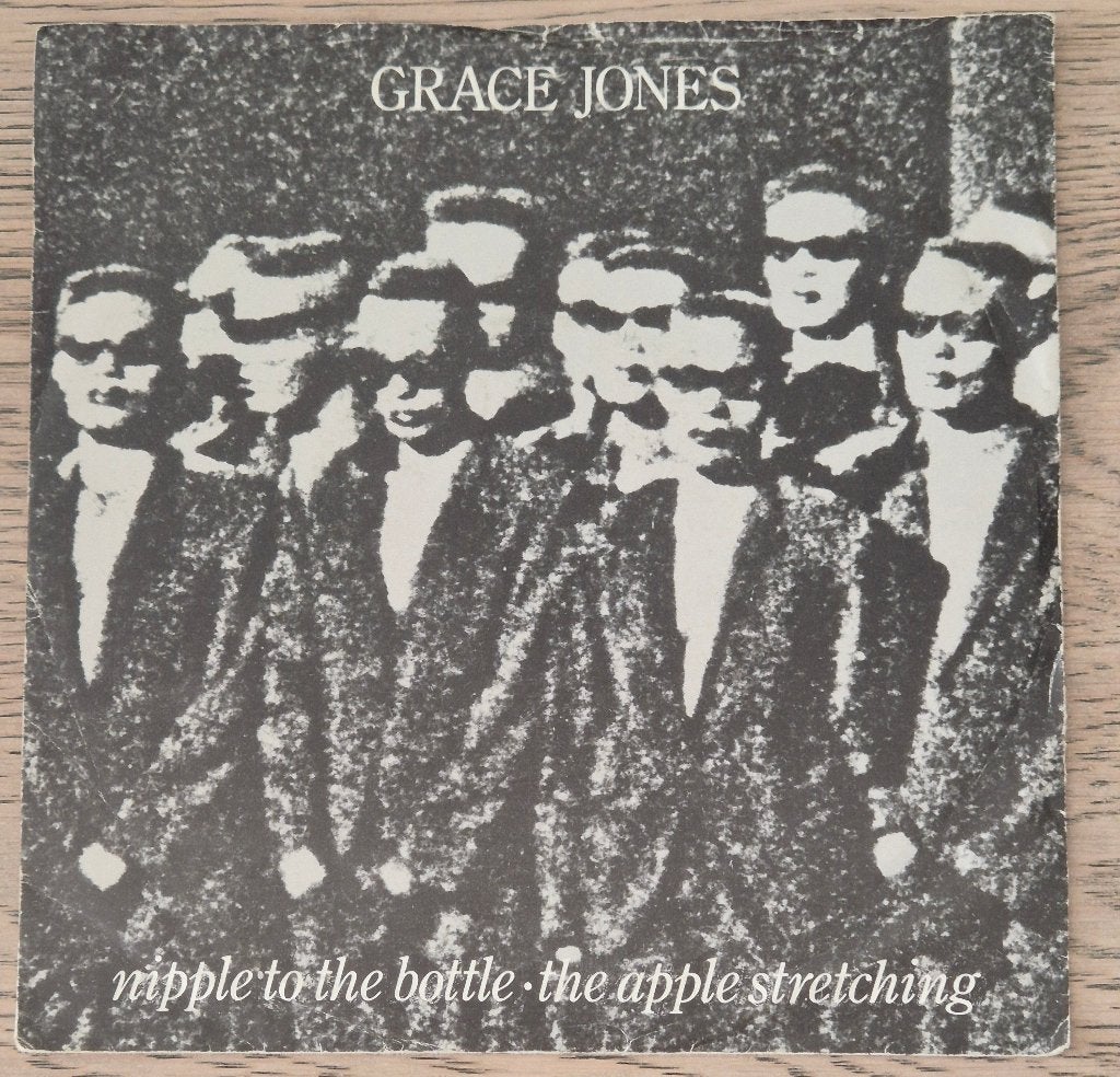 Grace Jones – Nipple To The Bottle / The Apple Stretching, Cd's en Dvd's, Vinyl Singles, Ophalen of Verzenden, Gebruikt, 7 inch