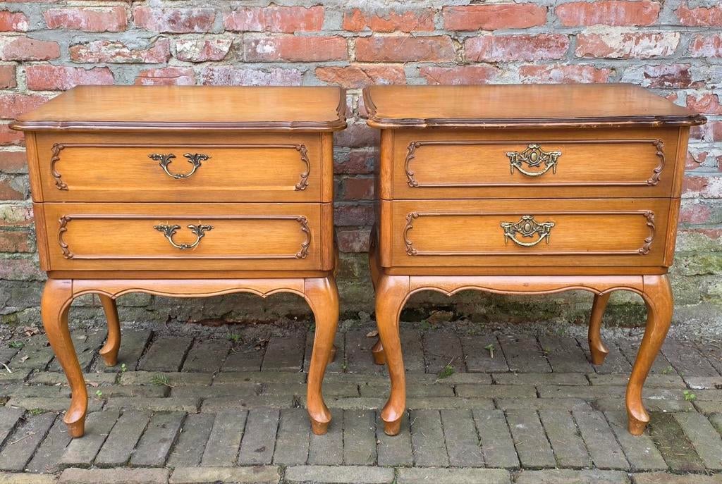 2 Vintage,  design nachtkastjes. Queen Ann style, Huis en Inrichting, Ophalen