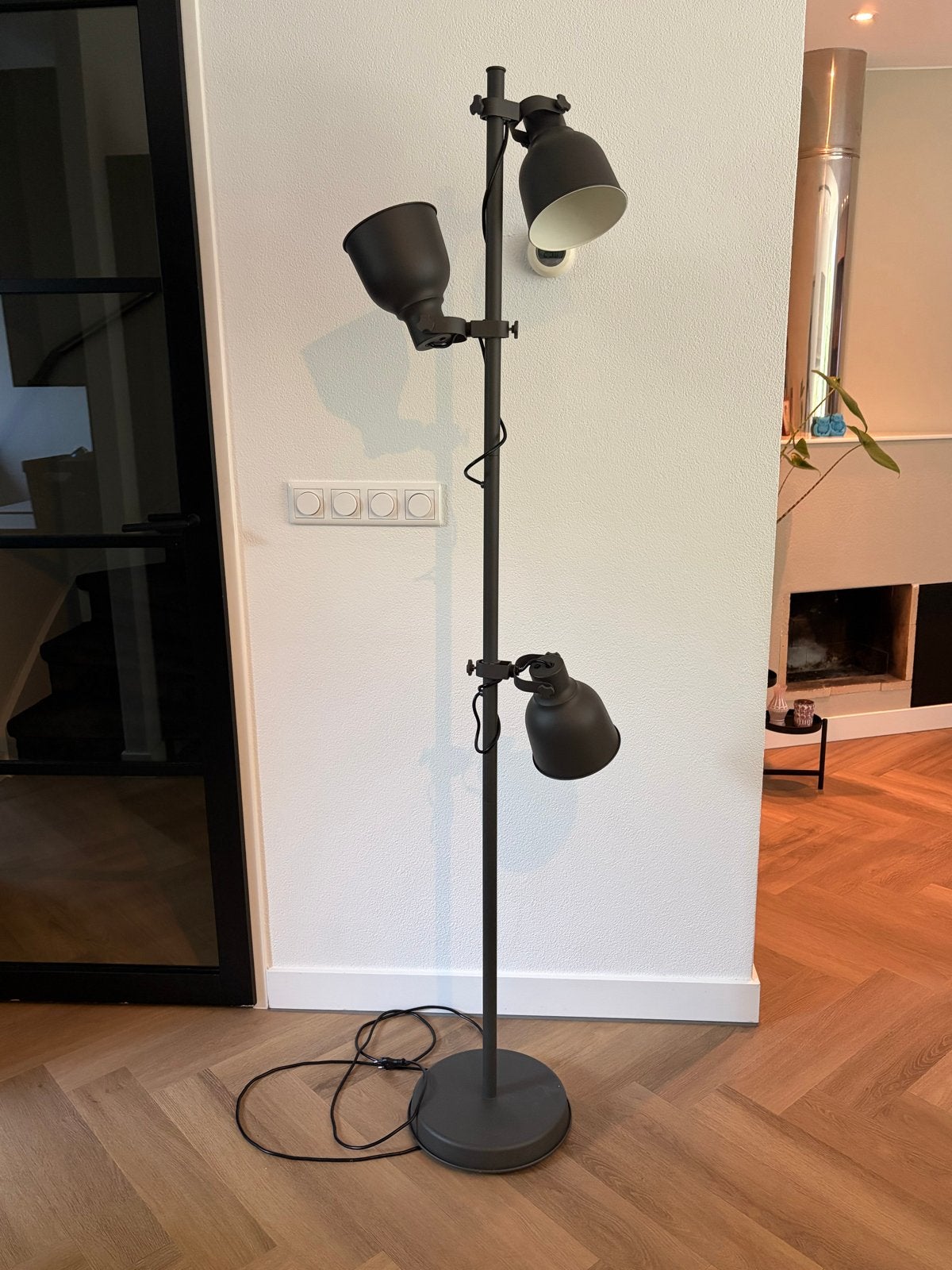 IKEA HEKTAR vloerlamp met 3 spots – Donkergrijs, Ophalen, Gebruikt, E14 (klein), Metaal