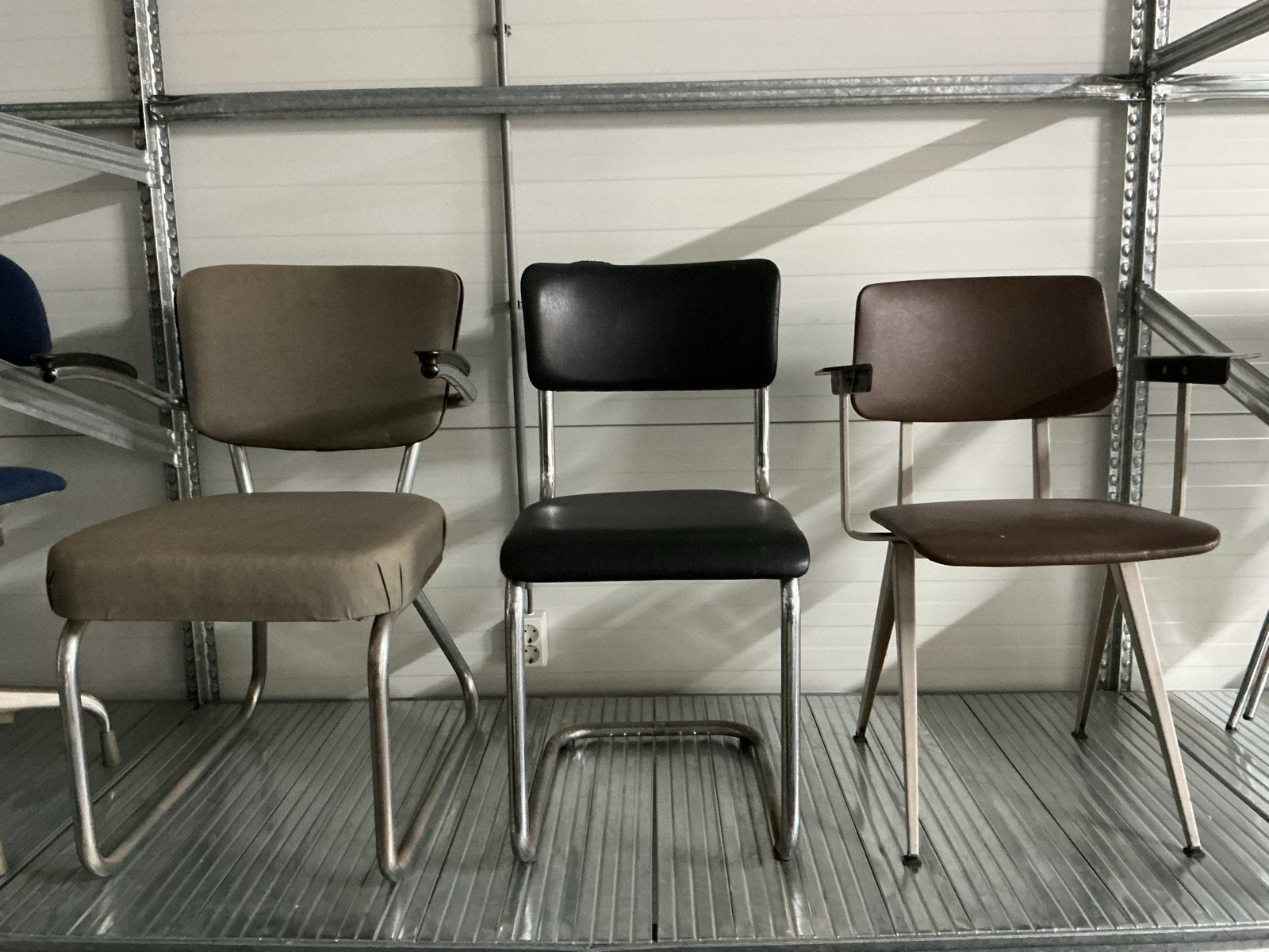 Diverse vintage buizenframe stoelen van Gispen, Galvanitas, Huis en Inrichting, Ophalen, Gebruikt, Overige kleuren, Drie