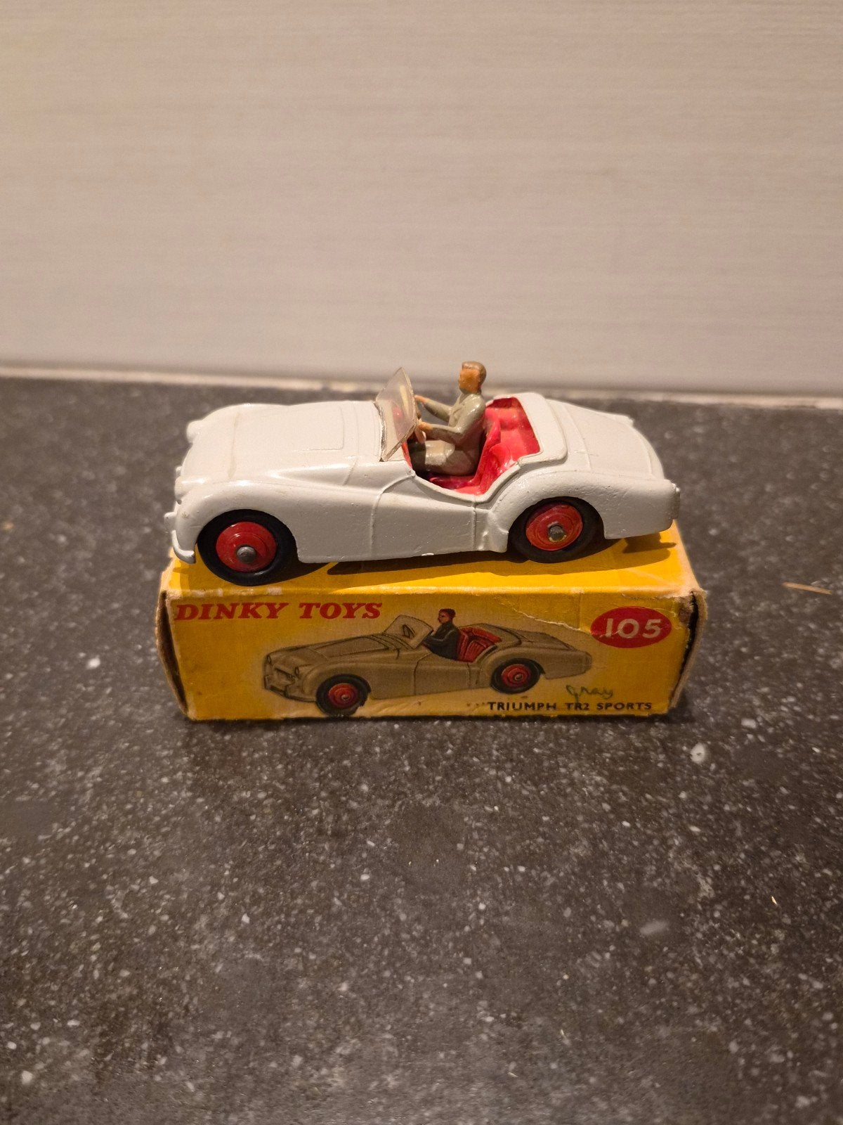 Dinky Toys 105 Triumph TR2 Sports - Zo goed als nieuw, Ophalen of Verzenden, Zo goed als nieuw, Auto