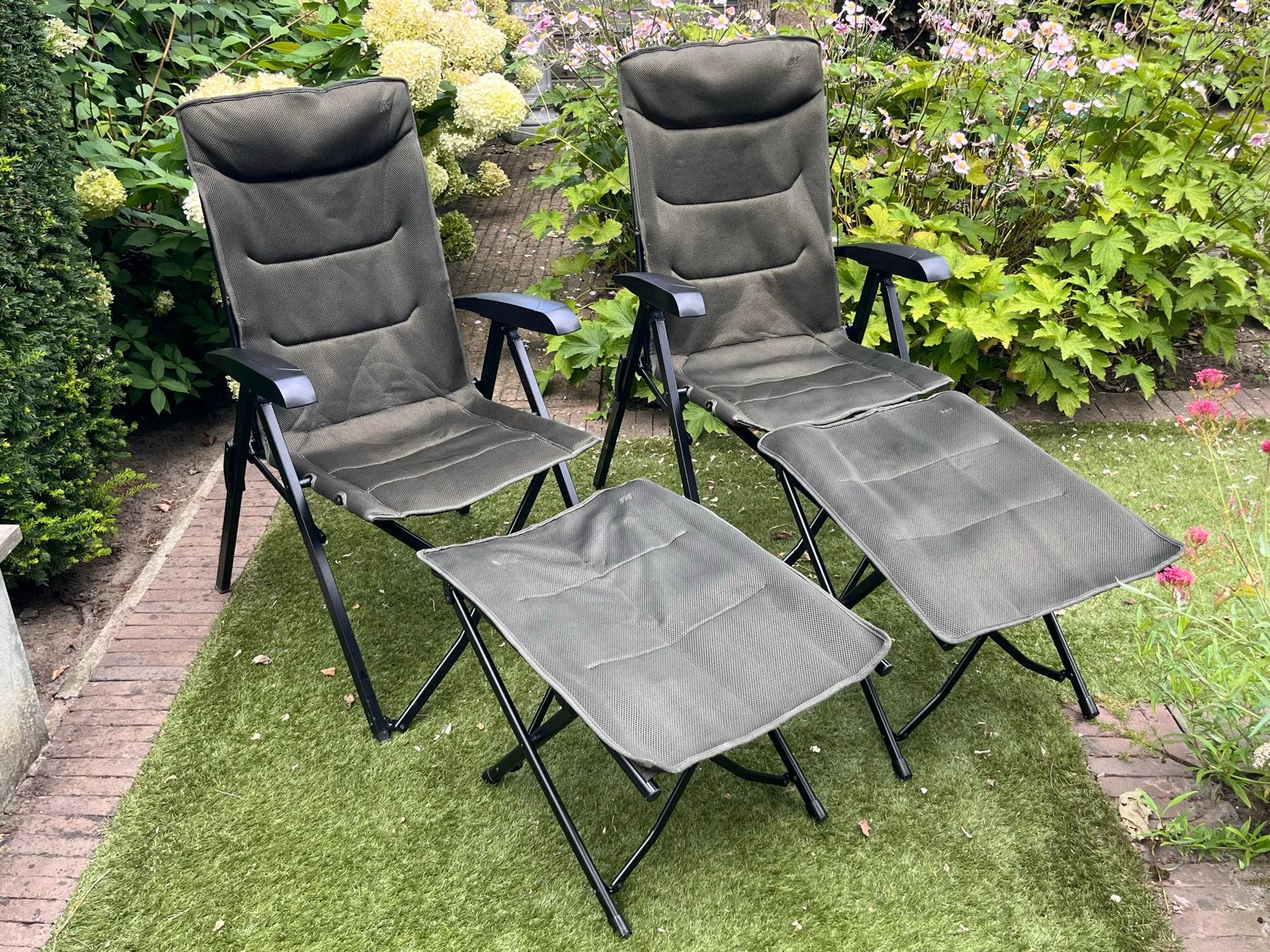 2 Comfortabele campingstoelen met voetenbank en draagtas, Caravans en Kamperen, Kampeermeubelen, Ophalen, Gebruikt, Campingstoel