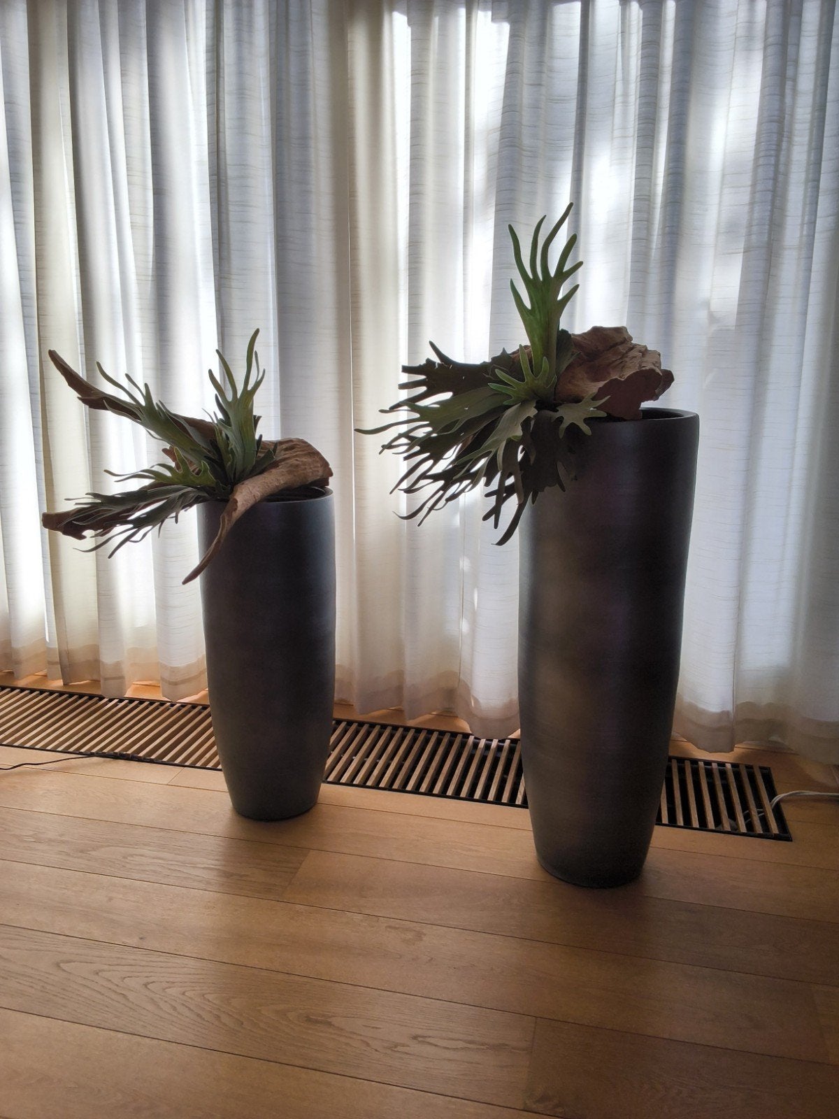 Twee grote decoratieve vazen, Ophalen, Inclusief decoratie, Zo goed als nieuw, Grijs