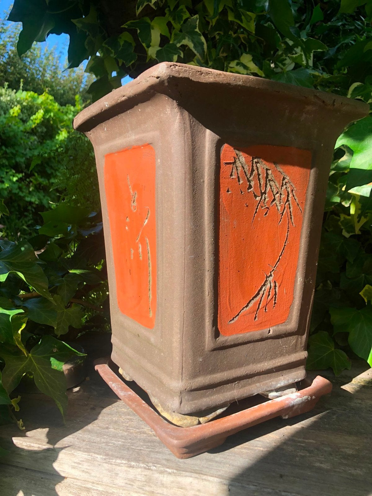 Unieke terracotta bloempot met oosterse decoratie, Tuin en Terras, 25 tot 40 cm, Gebruikt, Vierkant, Ophalen of Verzenden