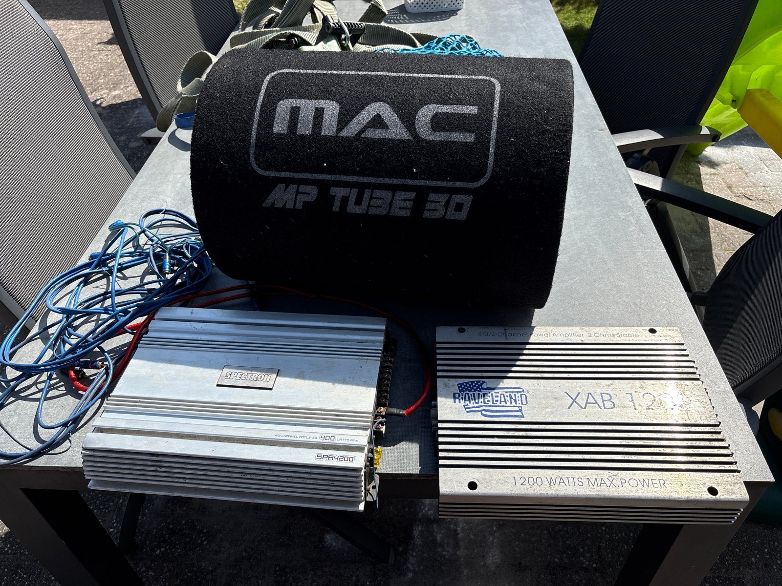 Subwoofer, twee versterkers en kabels, Ophalen, Gebruikt