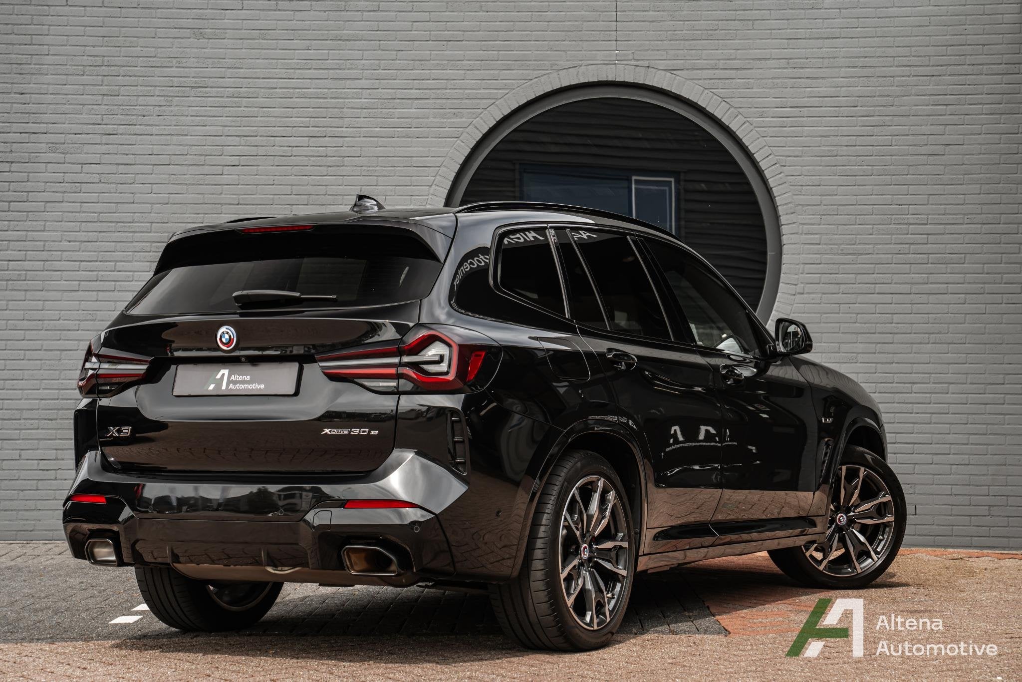 BMW X3 xDrive30e High Executive M-sport, BTW, Trekhaak, Hifi, Auto's, BMW, Gebruikt, 4 cilinders, Zwart, Bedrijf