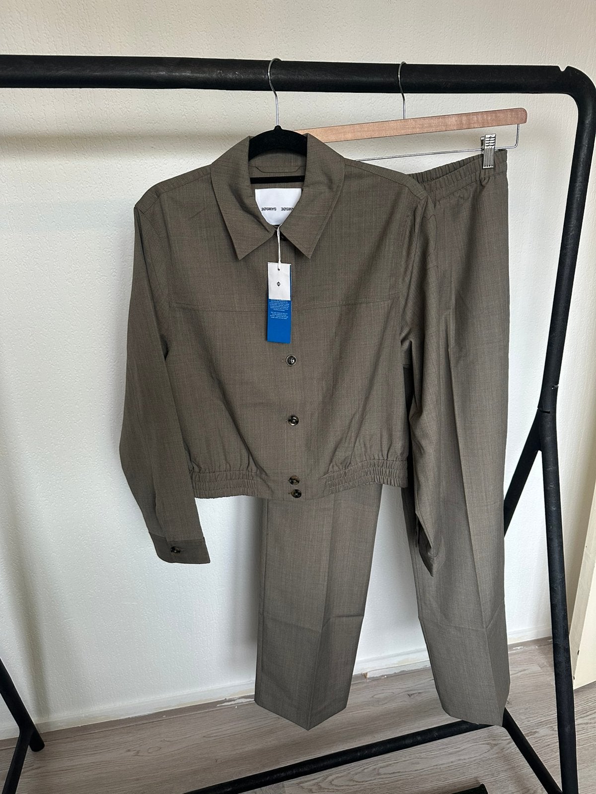 Samsoe Samsoe pak dames grijs pantalon jasje, Maat 38/40 (M), Kostuum of Pak, Nieuw, Ophalen of Verzenden