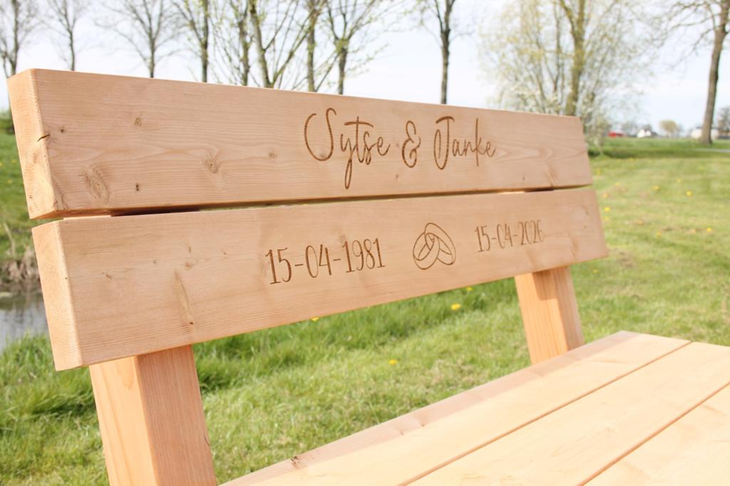 Gepersonaliseerde houten tuinbank met gravure, Ophalen, 8814 JW Zweins, Nieuw, Dealdeskuorre@gmail.com