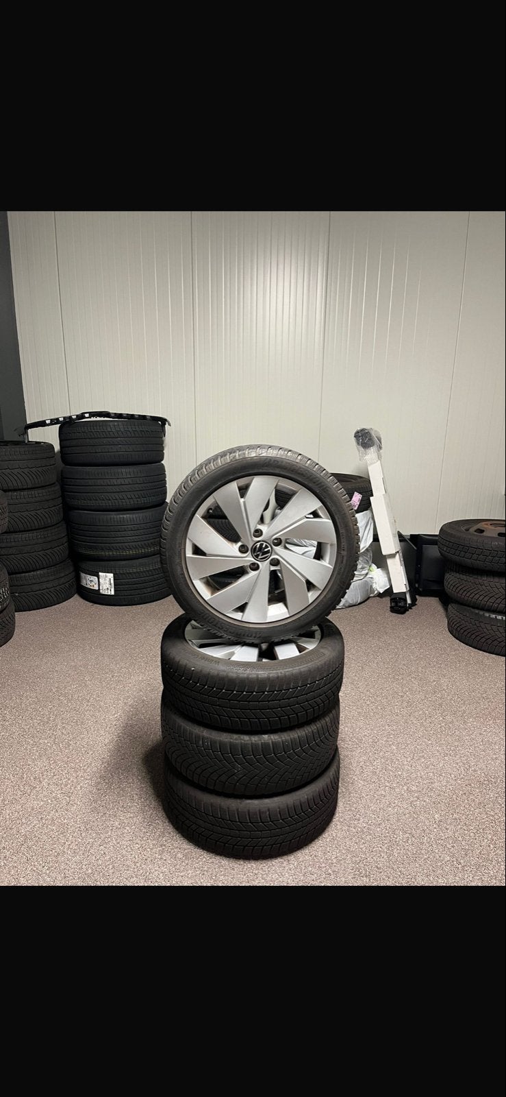 Bridgestone banden en velgen voor Golf 8 (205/50R17), Gebruikt, Banden en Velgen, 17 inch, All Season
