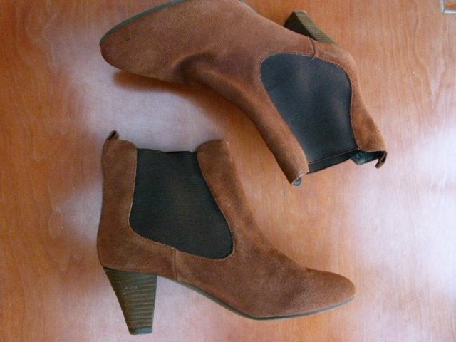 Invito bruine laarsjes maat 40 suede enkellaarsje, Kleding | Dames, Schoenen, Bruin, Lage of Enkellaarzen, Ophalen of Verzenden