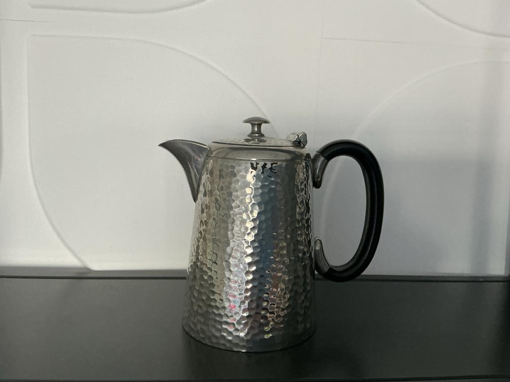 Vintage tinnen koffiekan met gehamerd patroon, Antiek en Kunst, Antiek | Tin, Ophalen of Verzenden