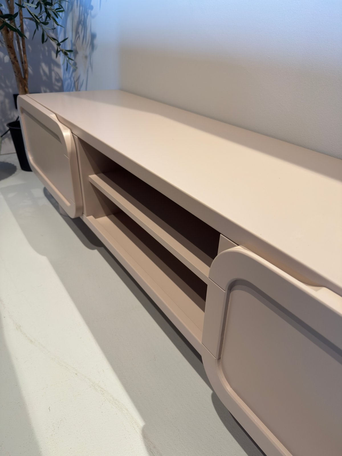 SHOWMODEL TV MEUBEL VIENNA, Huis en Inrichting, Ophalen, Zo goed als nieuw, 25 tot 50 cm, Minder dan 100 cm