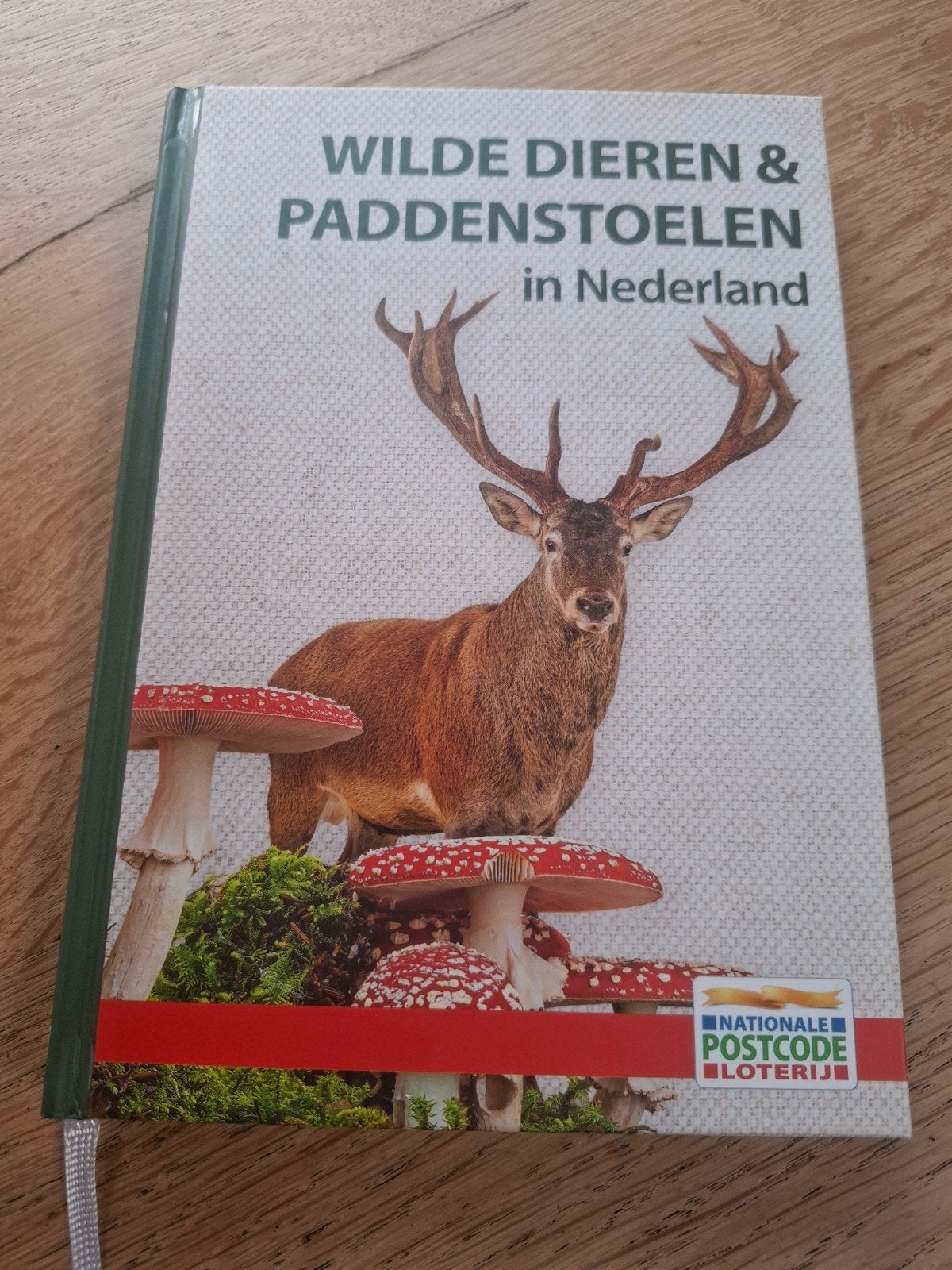 Veldgids Wilde Dieren & Paddenstoelen in Nederland, Boeken, Ophalen of Verzenden, Zo goed als nieuw, Natuur algemeen, Onbekend