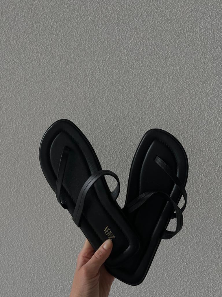 Zara slippers maat 38 echt leer, Ophalen of Verzenden, Zo goed als nieuw, Meisje, Overige typen