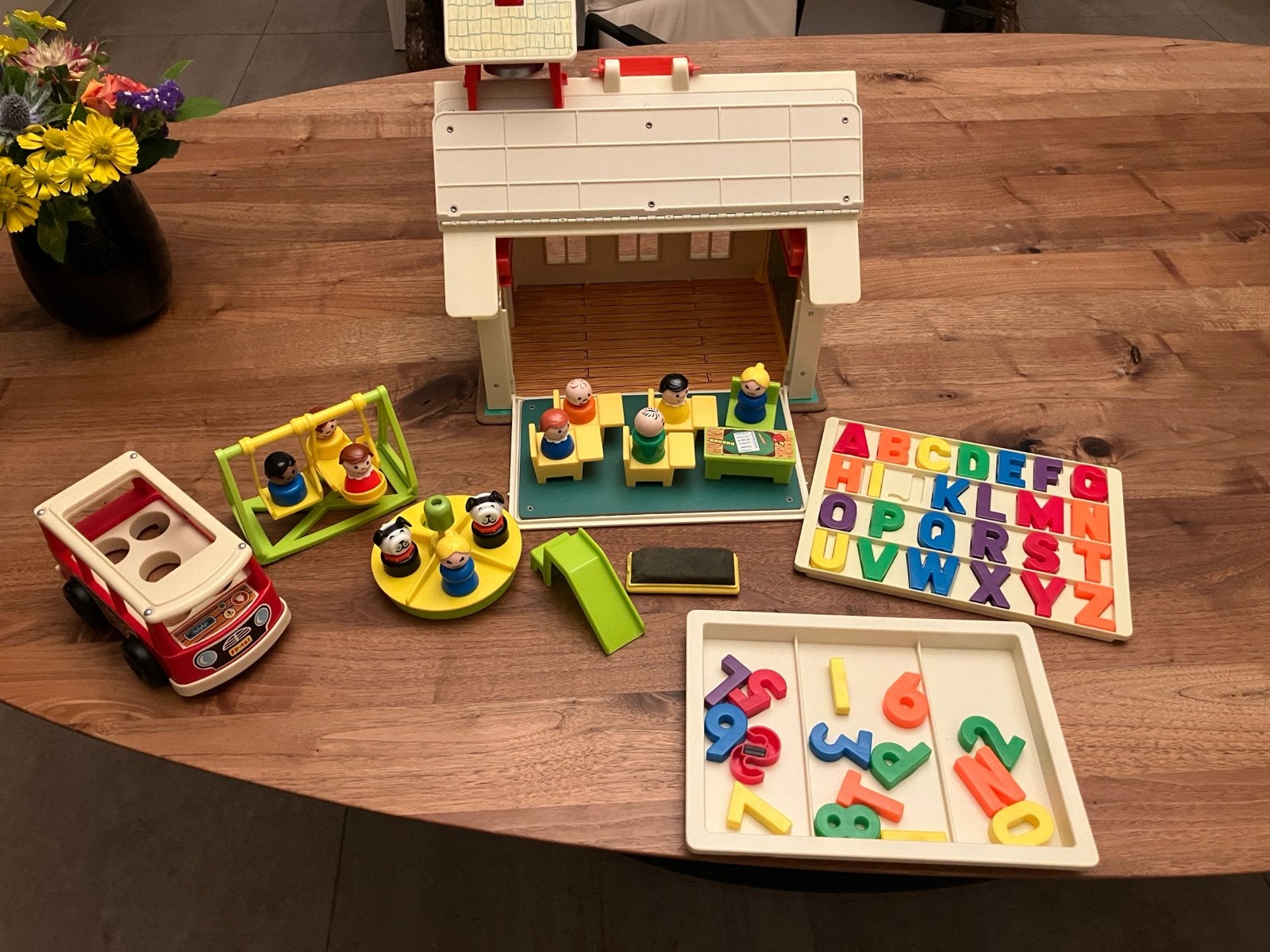 Vintage Fisher-Price Schoolhouse #923 + Mini-Bus (Jaren '70), Ophalen of Verzenden, Gebruikt, Speelset