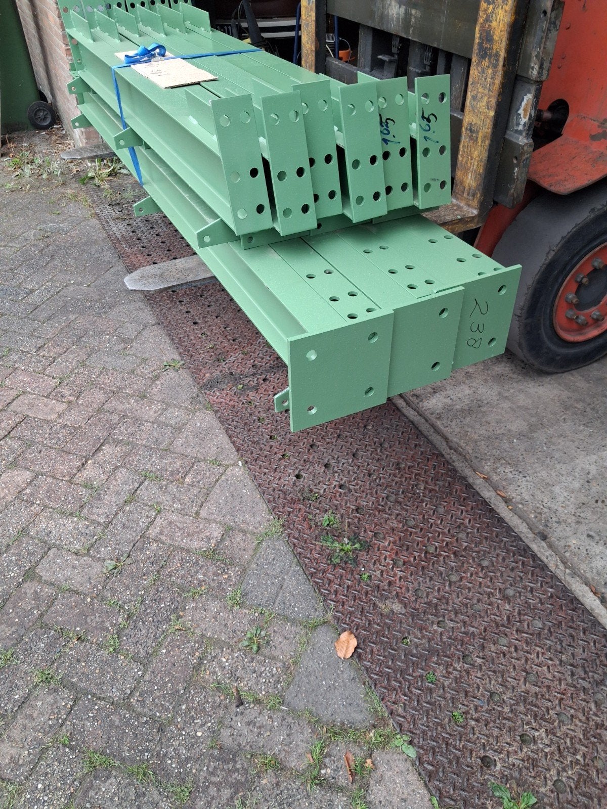 Schuilhok Spanten Stal 3.5m breed op 6m  Vergunings vrij !