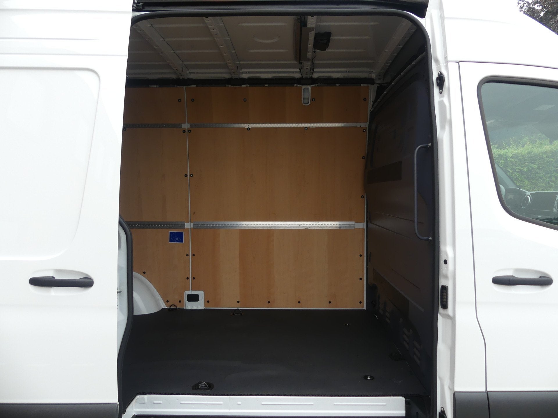 Foto 7 van Mercedes-Benz Sprinter 317 CDI L2H2 LED/Camera/Geveerde stoe