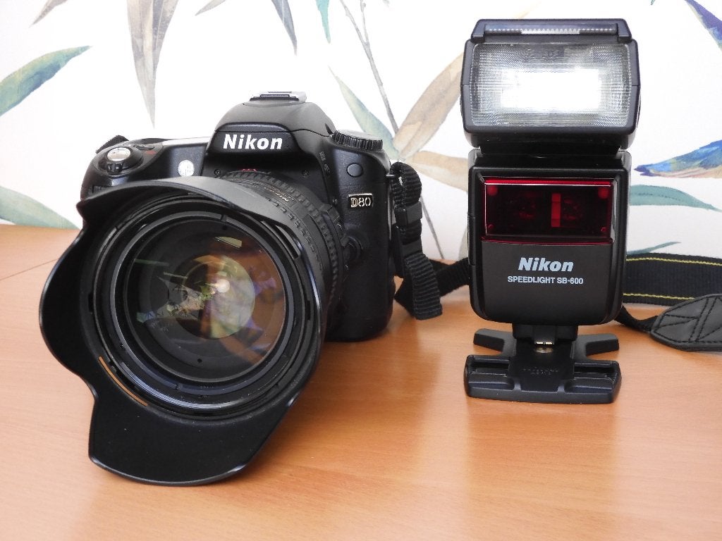 Nikon D80 + Nikon lens 18/200 en Nikon Speedlight SB-600, Gebruikt, Externe flitser, Draadloos, Nikon