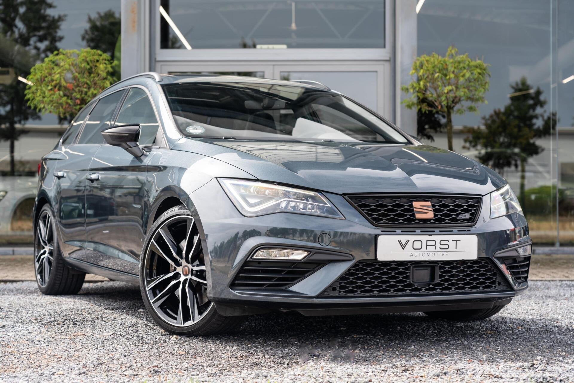 Seat Leon ST 2.0 TSI 4DRIVE CUPRA Ultimate Pano Beats Schaal, Auto's, Automaat, Dealer onderhouden, Gebruikt, 4 cilinders