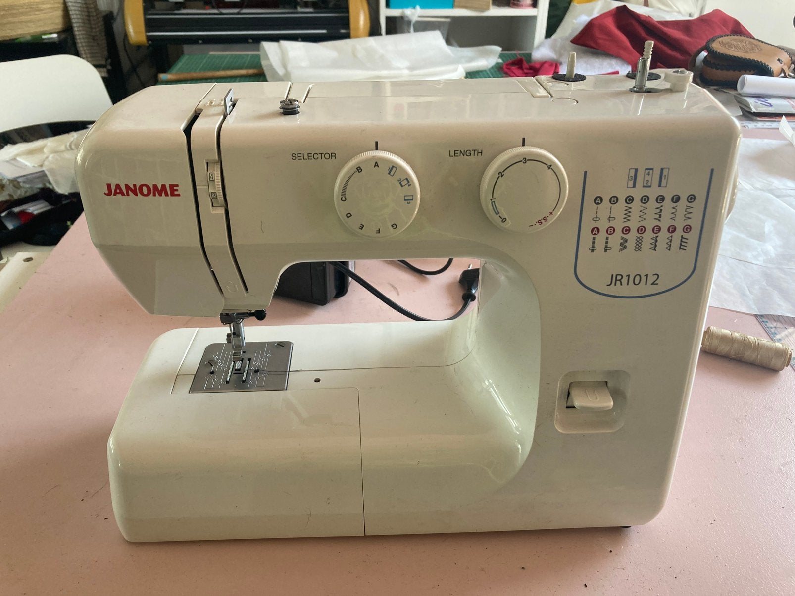 Janome JR1012, Hobby en Vrije tijd, Naaimachines en Toebehoren, Ophalen, Zo goed als nieuw, Naaimachine, Overige merken