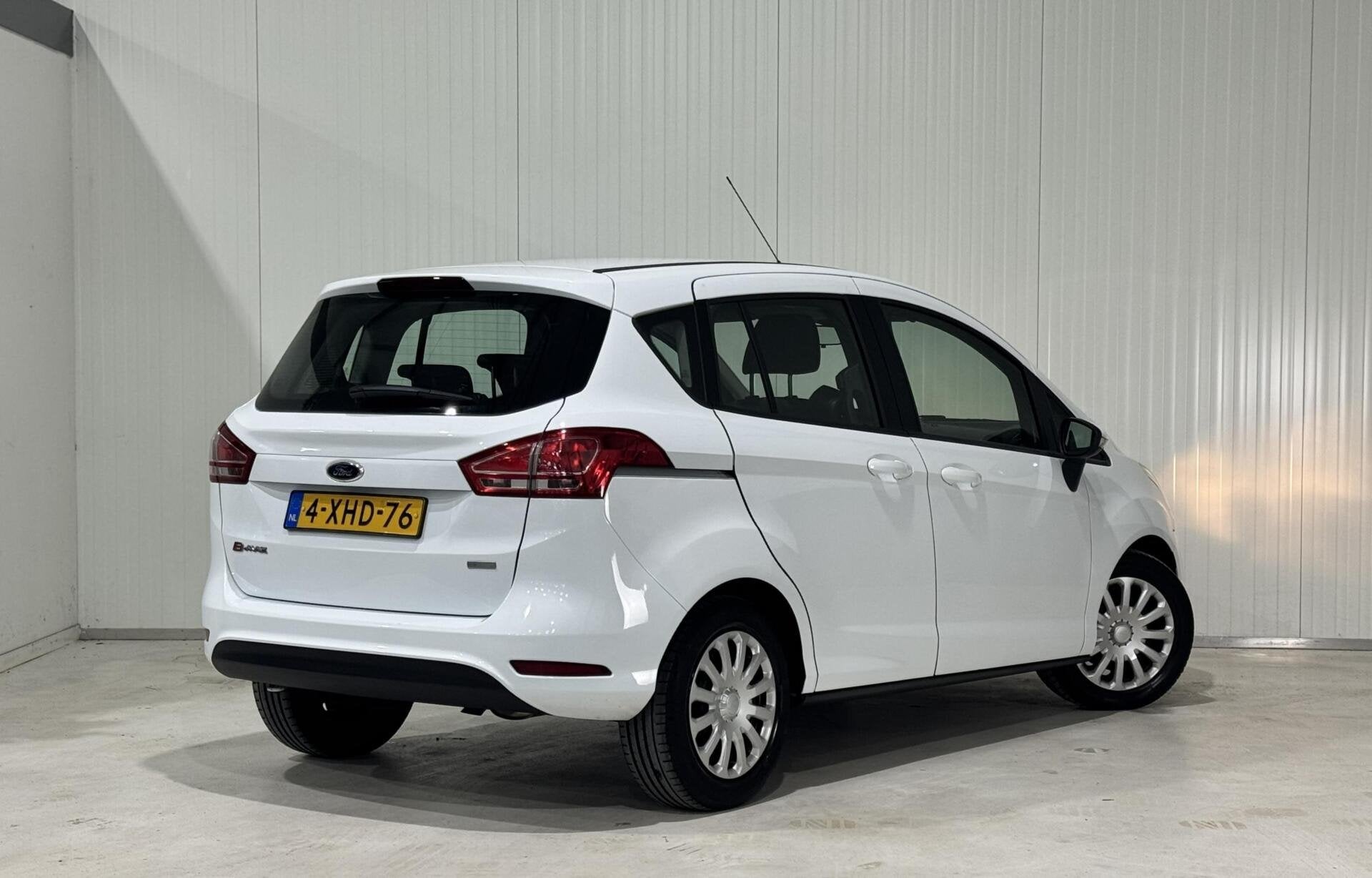 Ford B-Max 1.0 EcoBoost Style|DEALERONDERHOUDEN|CRUISE|NAVI, Auto's, Voorwielaandrijving, 101 pk, Gebruikt, 750 kg