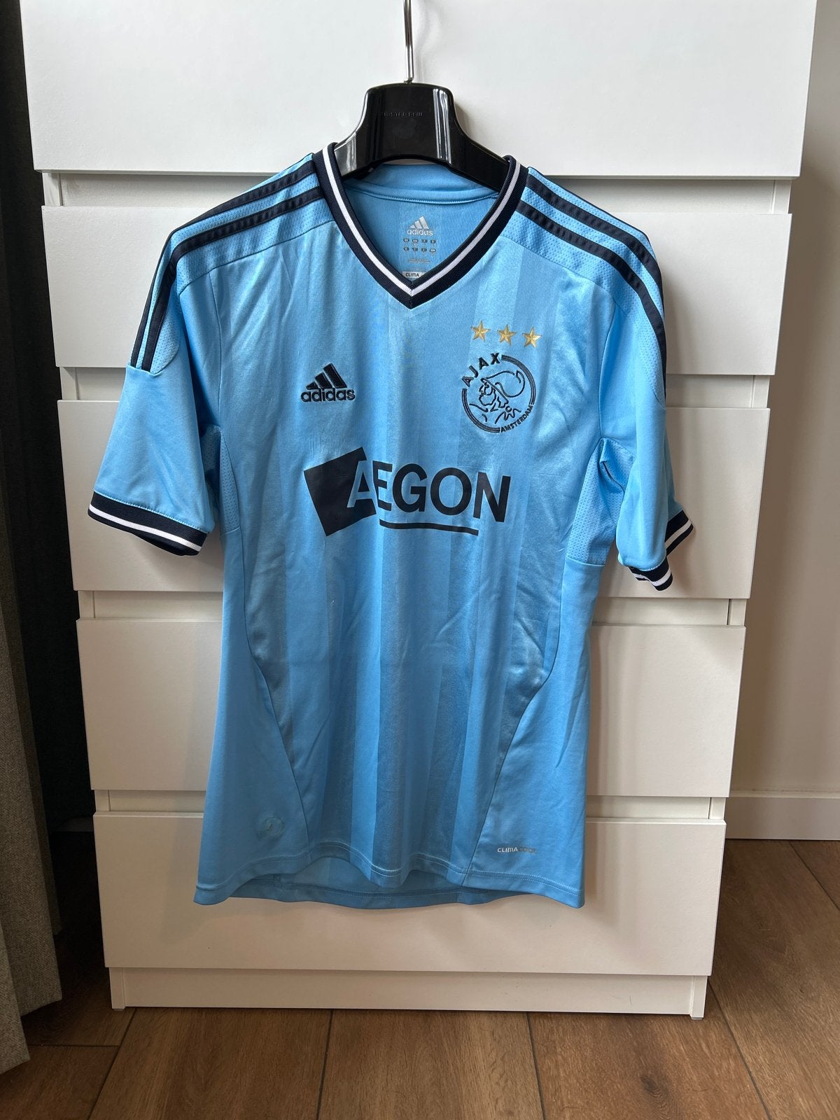 Ajax uitshirt Adidas AEGON lichtblauw, Maat S, Ophalen, Zo goed als nieuw, Shirt