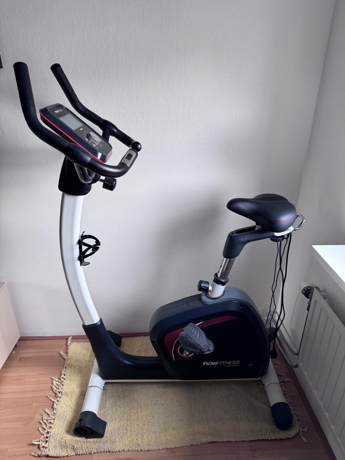 Flow Fitness Turner Hometrainer DHT350, Sport en Fitness, Ophalen, Gebruikt, Metaal, Benen