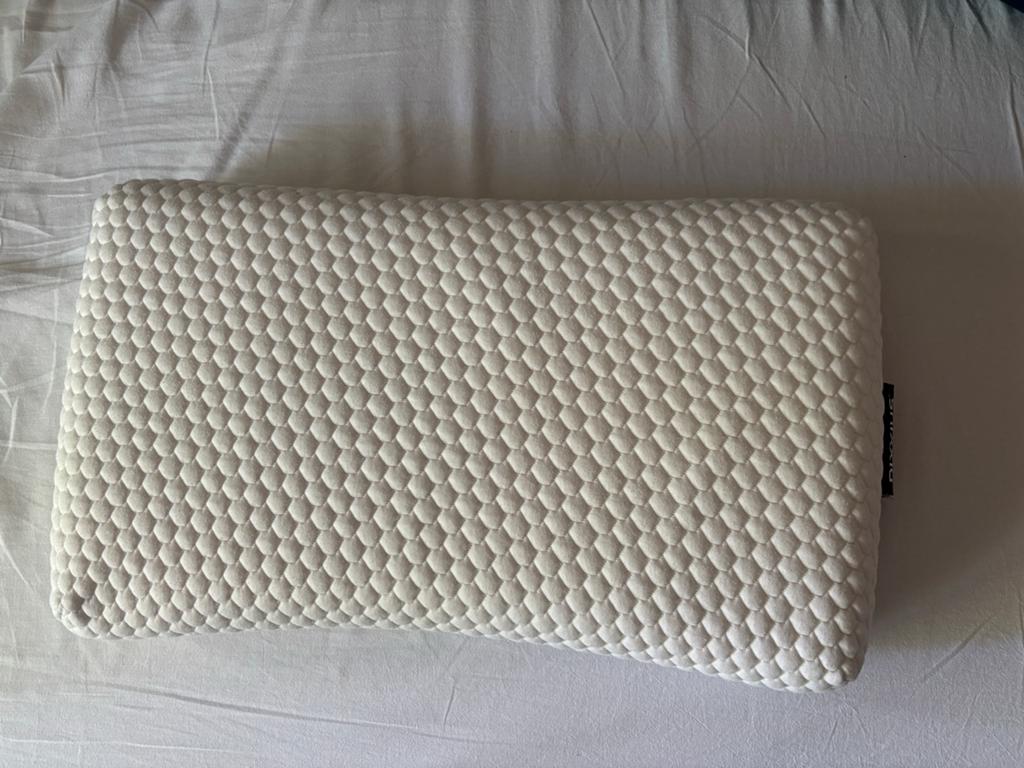 Dixxius latex hoofdkussen 40x60x10cm, Eenpersoons, Wit, Ophalen of Verzenden, Zo goed als nieuw