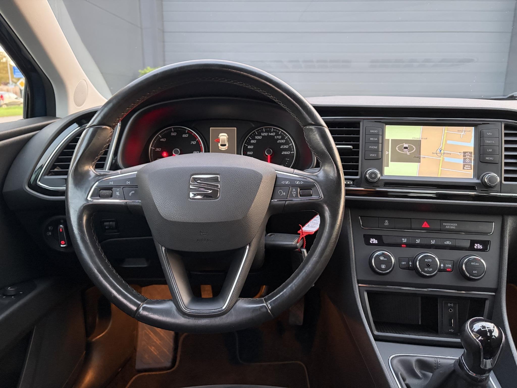 SEAT Leon ST 1.0 EcoTSI Style Connect ✓2e Eigenaar✓Trekh, Auto's, Voorwielaandrijving, Gebruikt, Origineel Nederlands, Handgeschakeld