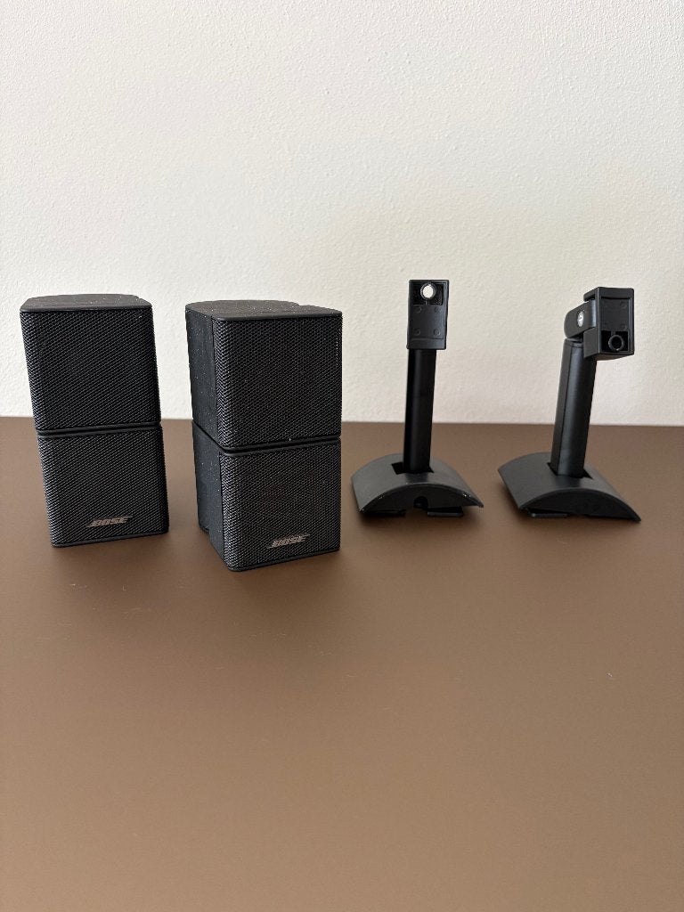 Bose Jewel Cubes + Beugels zwart, Gebruikt, Inclusief muurbeugels, Speakerset, Ophalen of Verzenden