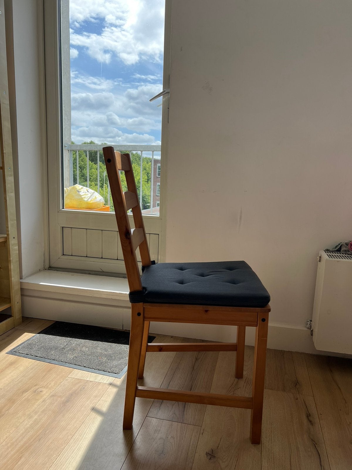 4 chairs, Ophalen of Verzenden, Zo goed als nieuw, Eén