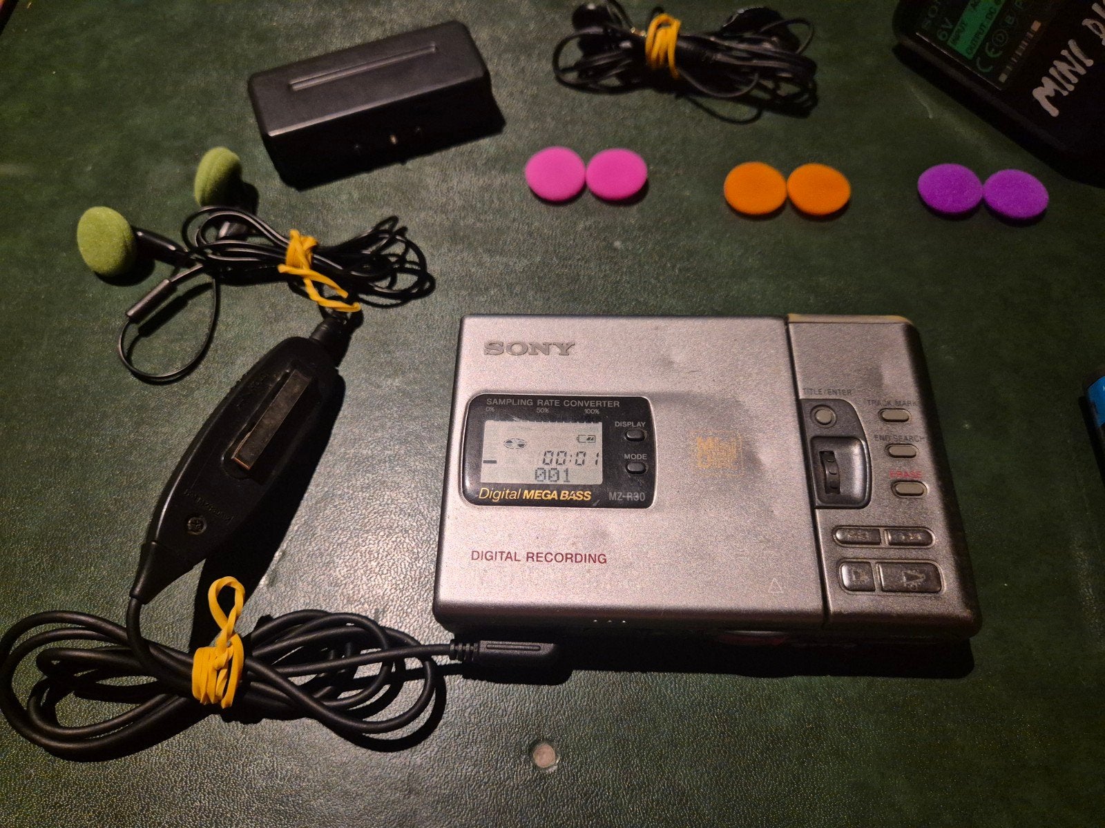 Sony MZ-R30 MD Walkman Minidisc Recorder met accessoires, Ophalen of Verzenden, Minidisc-speler