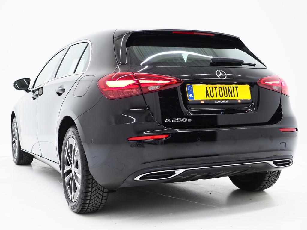 Mercedes-Benz A-Klasse 250 e Panamericana | Nieuw Model | Wi, Gebruikt, Zwart, 4 cilinders, Leder en Stof