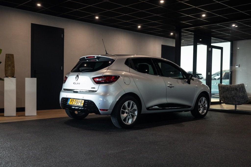 Renault Clio 0.9 TCe Limited | Airco | PDC | (bj 2017), Auto's, Renault, Keurmerk '100% Onderhouden', Stof, Gebruikt, 49 €/maand