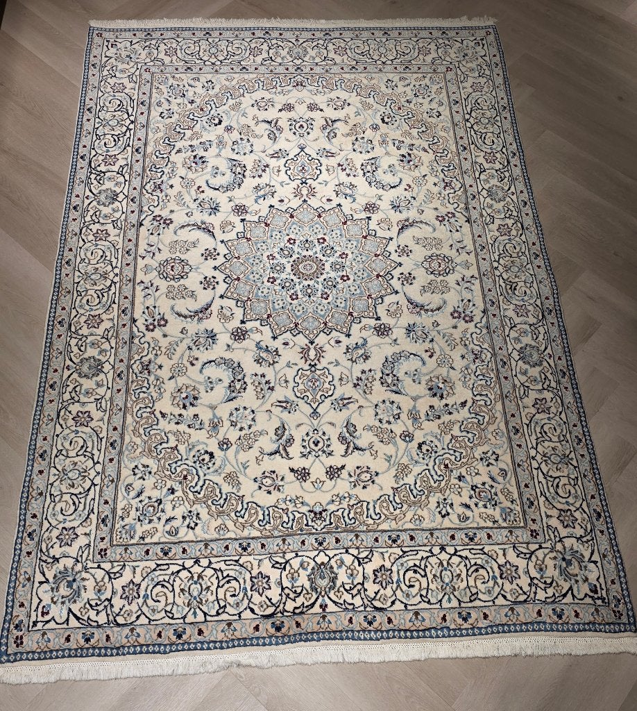 Perzisch tapijt Nain 240x162 (6La), Huis en Inrichting, Ophalen, Perzisch, Blauw, 150 tot 200 cm