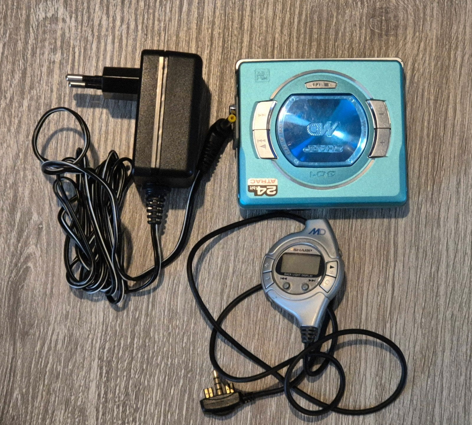 Sharp - MD-S301H Minidsc Speler + remote en adapter, Ophalen of Verzenden, Minidisc-speler