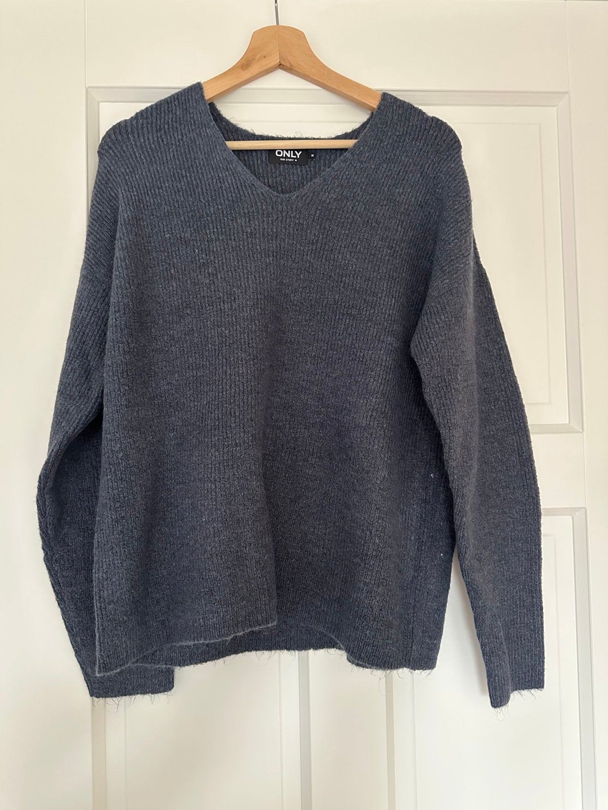 Only V-hals trui, maat M, grijsblauw, Kleding | Dames, Verzenden, Gedragen, Maat 38/40 (M)