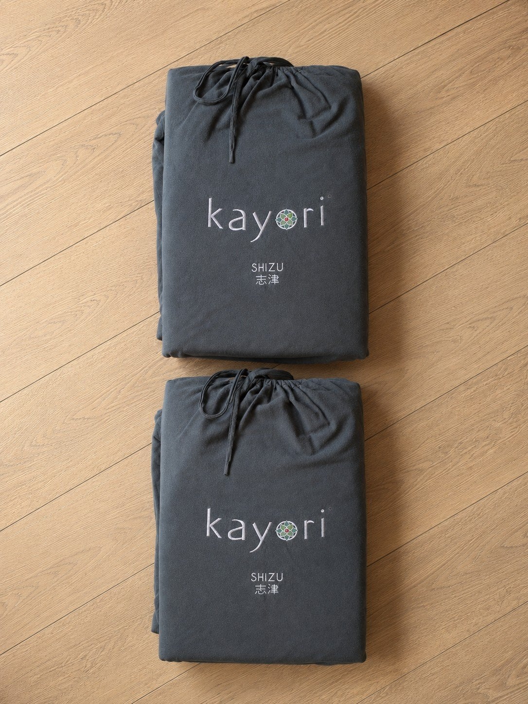 Kayori Shizu Stretch Jersey Hoeslakens Antraciet – 2 stuks, Eenpersoons, Hoeslaken of Sloop, Ophalen of Verzenden, Zo goed als nieuw