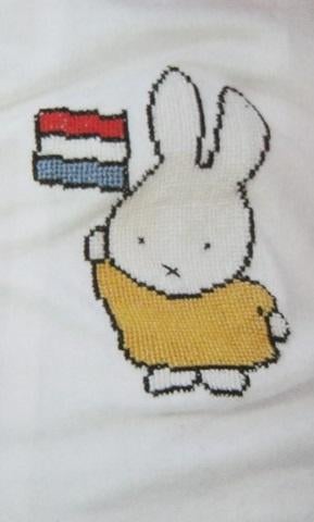 Borduurpatroon  Nijntje viert feest   nr 5804, Verzenden, Nieuw, Handborduren, Patroon