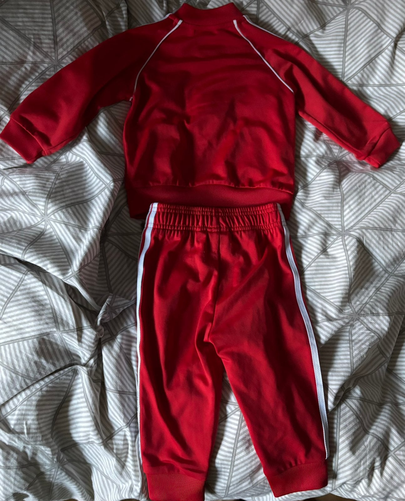 Adidas vest en broekje (9-12m) set en Name It shirt maat 92, Ophalen, Nieuw, Jongetje of Meisje