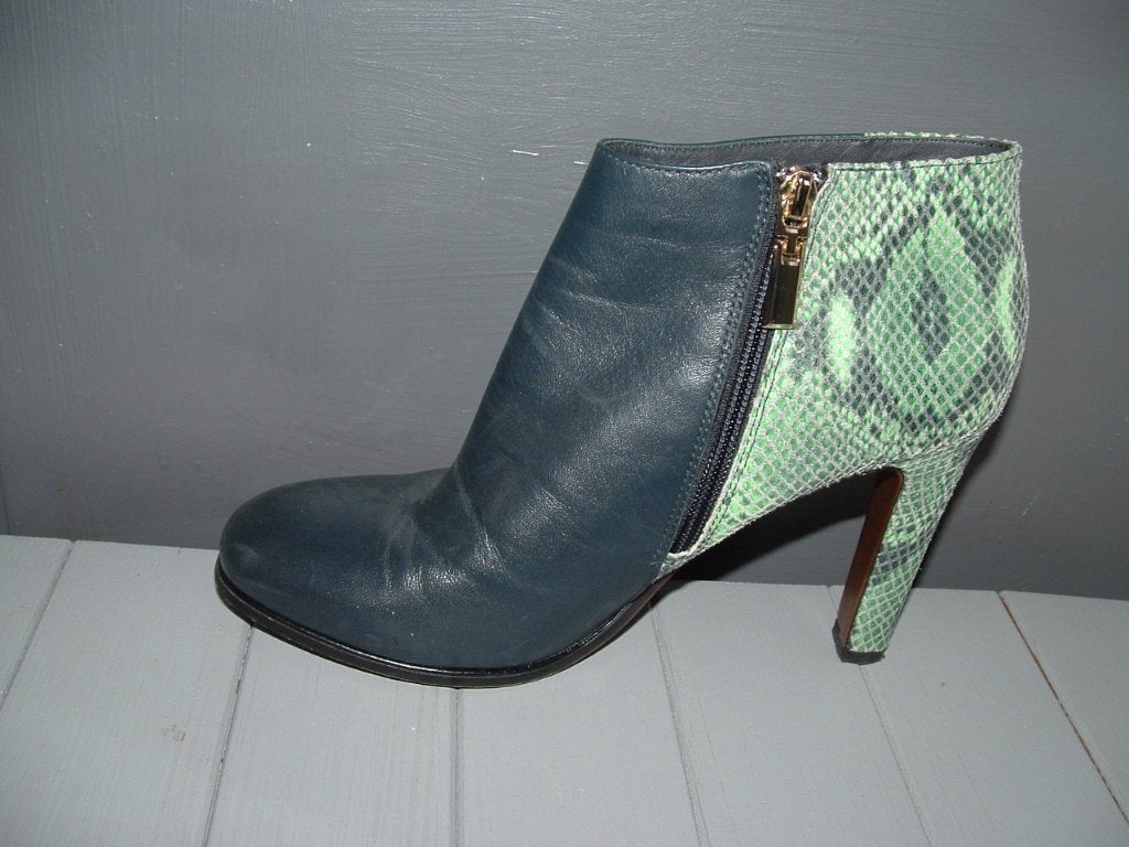 Tommy Hilfiger lage laarsjes enkellaars snake print maat 40, Zwart, Lage of Enkellaarzen, Ophalen of Verzenden, Zo goed als nieuw