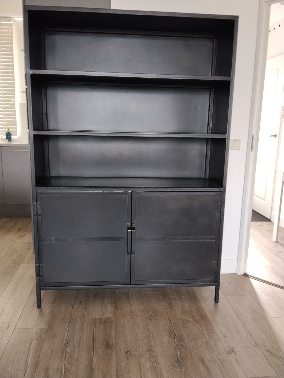 Gratis loods 5 ZWARE  metalen kast. Aan een stuk,  kan niet, Ophalen, 50 tot 100 cm, Metaal, 25 tot 50 cm