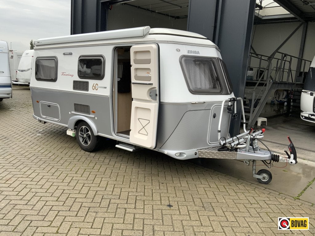 Eriba Touring - 60 Edition 542 Huisshow 15 t/m25 oktober, Standaardzit, Fietsenrek, Bedrijf, Lengtebed